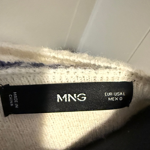 B25 MNG Mango Women Large Cream and Navy Striped V-Neck Sweater Comfy Preppy - Picture 2 of 6